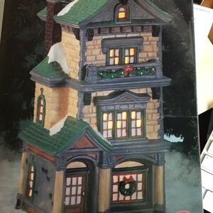 COPY - Dickens Keepsake Porcelain/ceramic Lighted house. (One house)